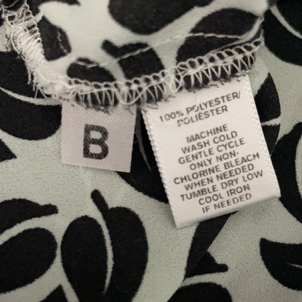 Ann Taylor LOFT Leaf Print Business Top - Picture 7 of 7